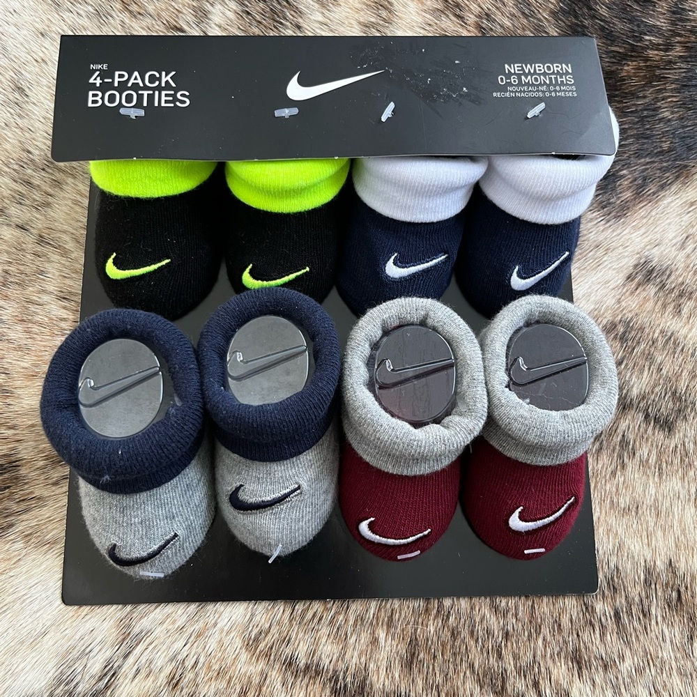 Nike 4 Pack Booties 0-6 Months NWT